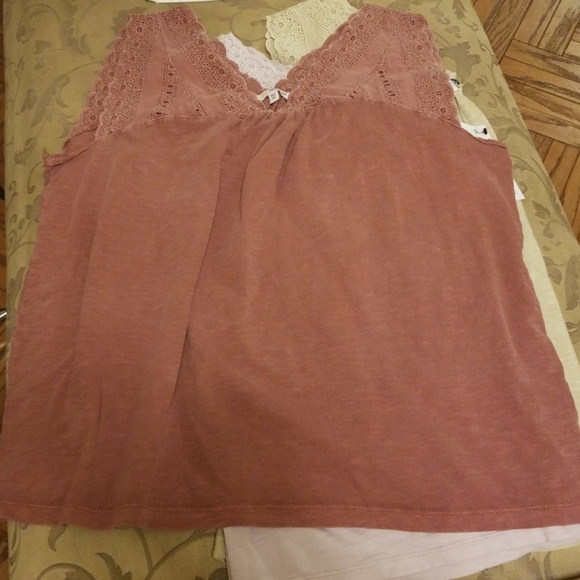 3 Sonoma tank tops - Picture 4 of 5